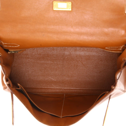 Hermès Kelly Handtasche 32 cm aus goldfarbenem Courchevel-Leder